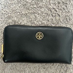 Black leather Tory Burch zip wallet